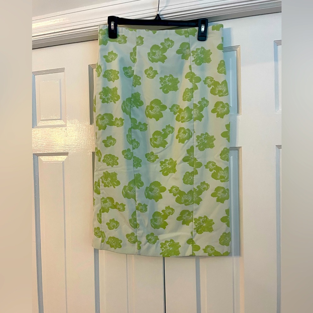 Eva Mendez NY&Co Size 6 floral skirt